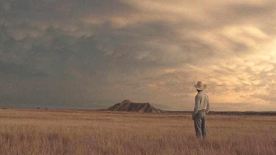 Taking a moment to appreciate this beautiful shot ✨ Can you name the film? https://imdb.to/3zQEHJn https://t.co/JNKkIv37NW