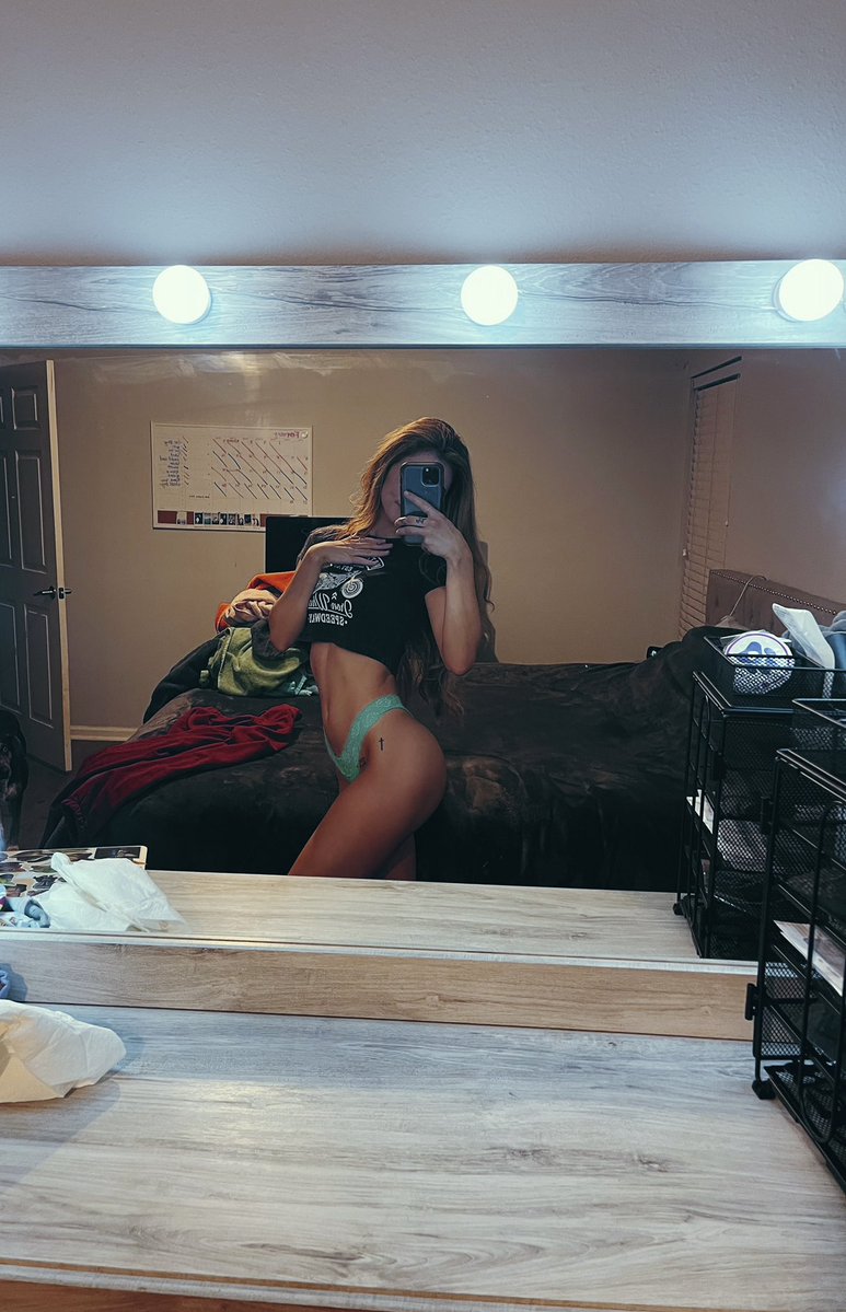 someone come fold my laundry https://t.co/AKTJOcfLvm