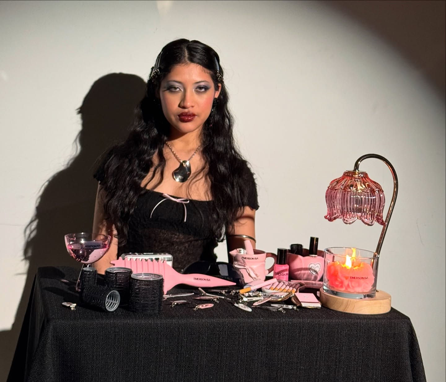 Staring at our Sat night pics to ease the Sunday scaries … who else gets ready only using Emerson Isa branded goods… ans the Betty Set !? 🖤

!New York, New York!<br> @emersonisa