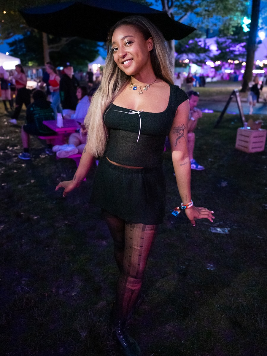 The Betty Set made it to @govballnyc and @papermagazine - Huge thanks to @ericacxmpbell for the shout out 🖤

!New York, New York!<br> @emersonisa