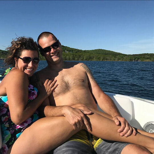 My Friend Posted A New Profile Pic With Her Boyfriend, And Everyone Took A Double Take   #perfectlyTimedPhotos