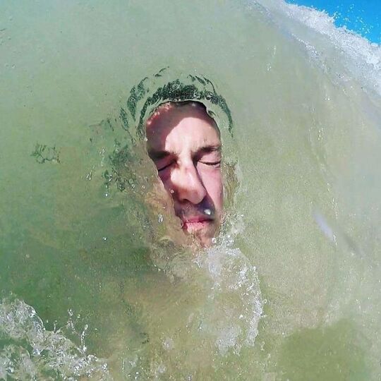 My Friend Captured The Moment The Wave Came For A Hug   #perfectlyTimedPhotos
