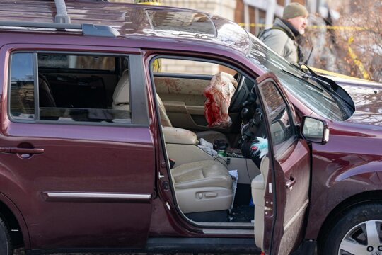 In a June 2020 Oval Office meeting, Trump asked Defense Secretary Mark Esper if he could deploy active-duty troops and have them shoot protesters. Today, in his second term, Trump finally got to live out his sick fantasy. 😳👇