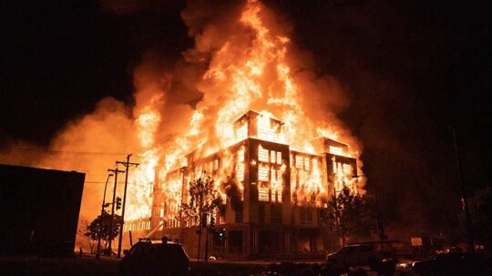 Things must burn again

https://x.com/rw_pw/status/2008964629054280023