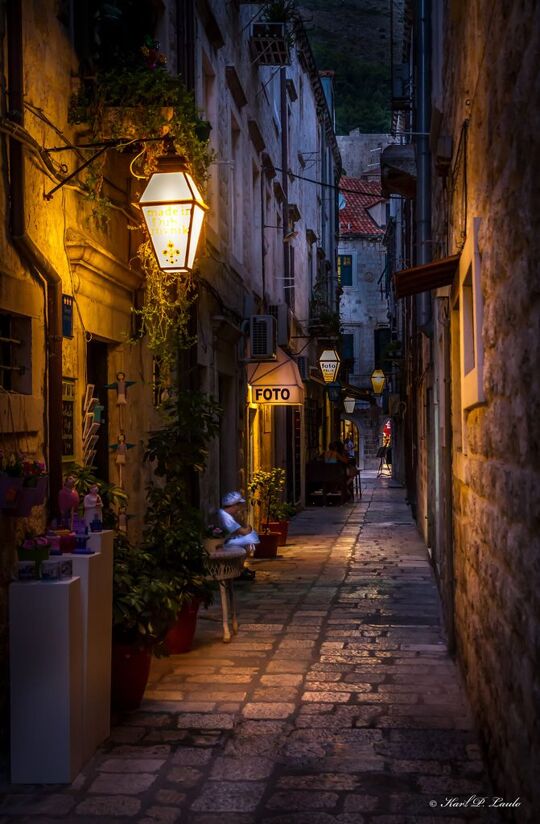 Narrow Street, Dubrovnik | Karl P. Laulo
Dubrovnik, Croatia by Karl P. Laulo

https://flic.kr/p/i2XpkR