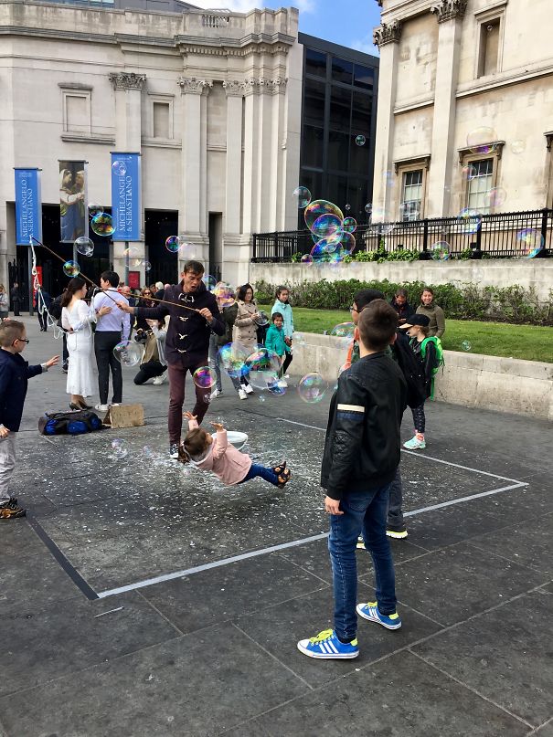 She Slipped Trying To Pop The Soap Bubbles   #perfectlyTimedPhotos