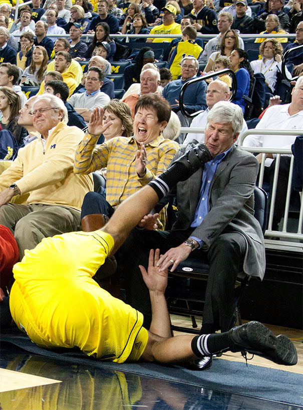 Governor Of Michigan, Rick Snyder, Getting Kicked In The Face   #perfectlyTimedPhotos