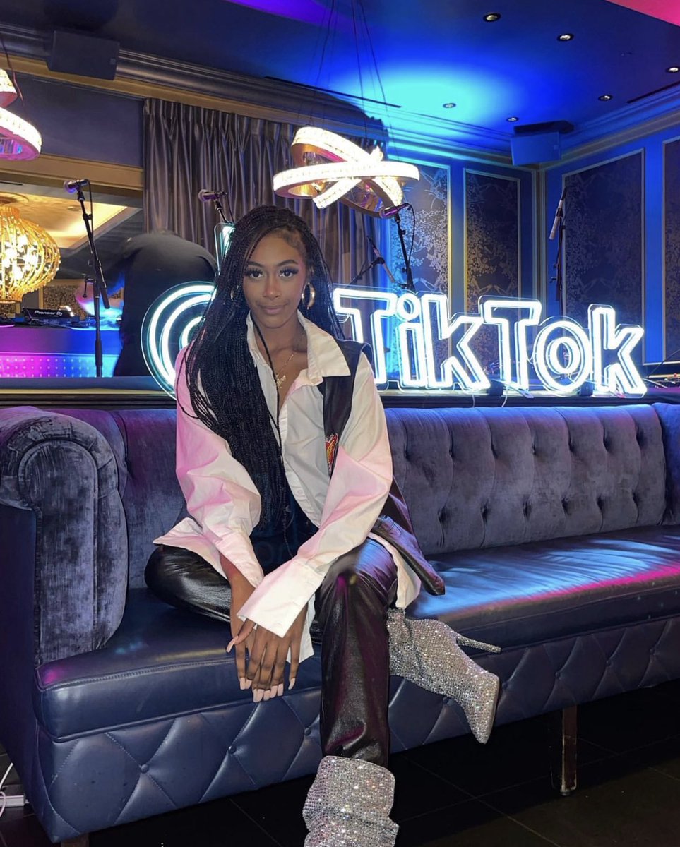 HAPPY BIRTHDAY CAPRICORN QUEEN! we love u so much kaylah, ur so mf pretty and talented it hurts 🤧 https://t.co/wMZ0pF1o8a

@CQOfficial