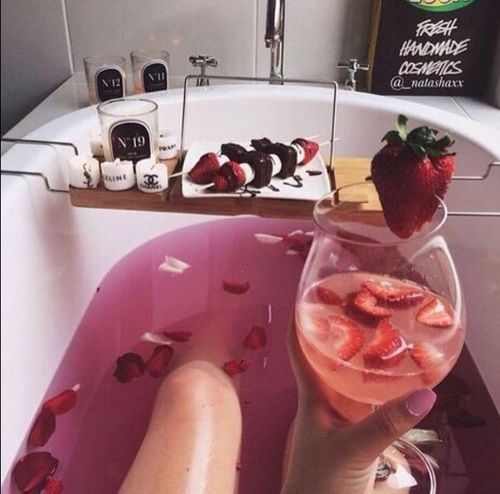 We Heart It
strawberry, bath, and pink image

http://weheartit.com/entry/214659207/explore?context_user=nise_bilge&page=16
