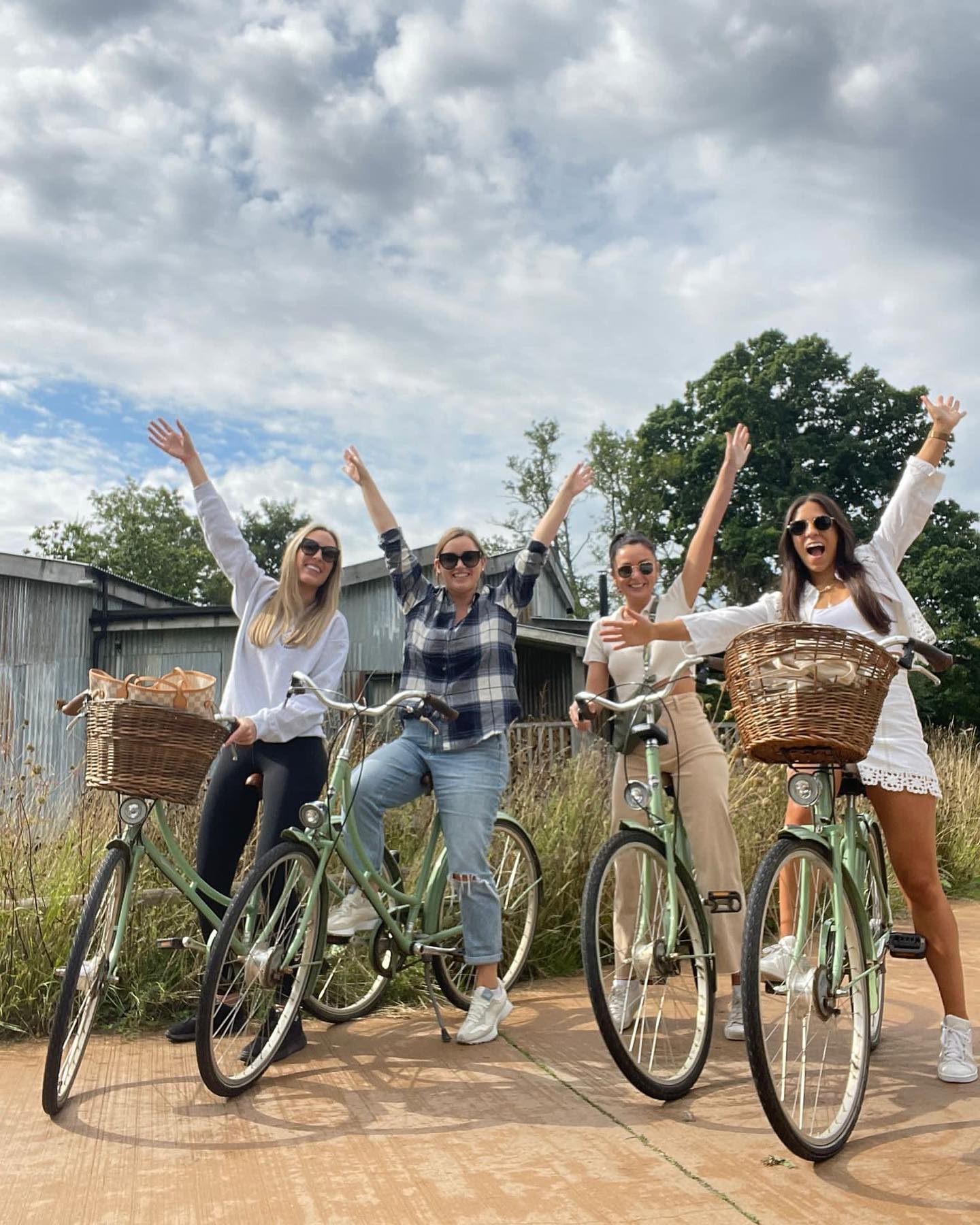 Lovely weekend away ❤️

@kellykimloveland @ggreenee @thelaurenjefferys

!Cotswolds!  @tara_mccallum