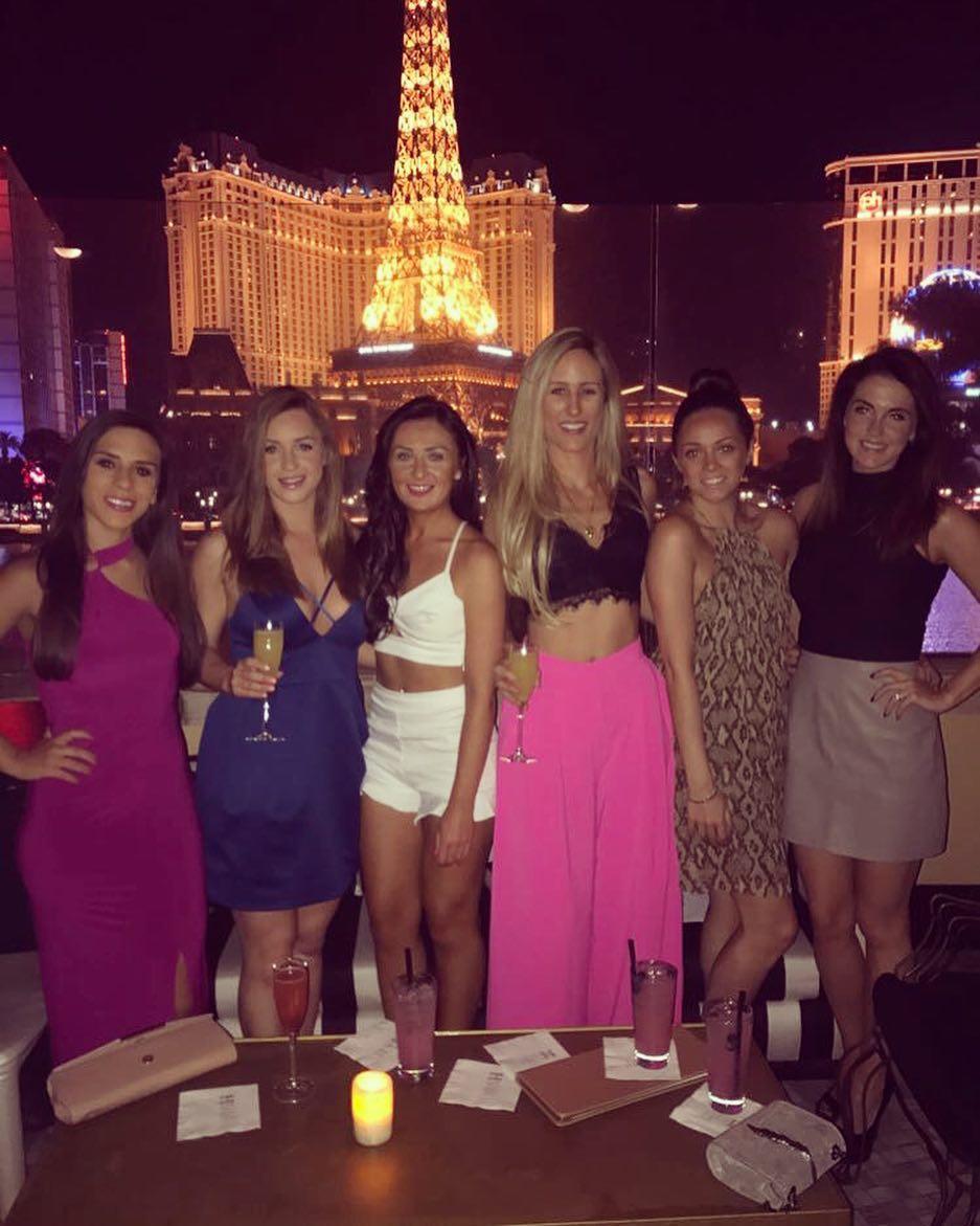 Drinks with a view ❤️ #vegas #hydenightclub @tara_mccallum