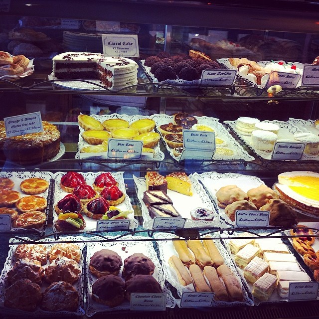 How am I meant to choose #sweet #treat #kewgardens @tara_mccallum