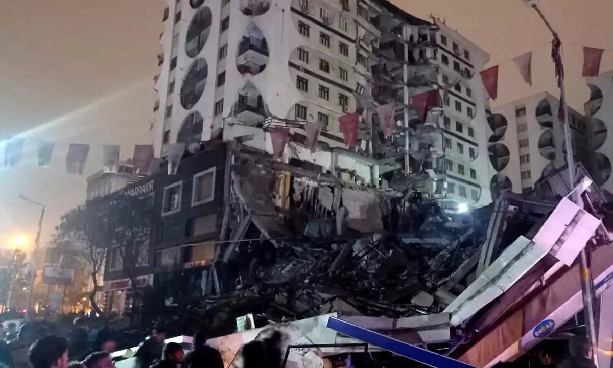 I pray for Syrian and Turkish people who are in hard moments after the earthquake. https://t.co/BcnB9b3MuV

@MaryHarir