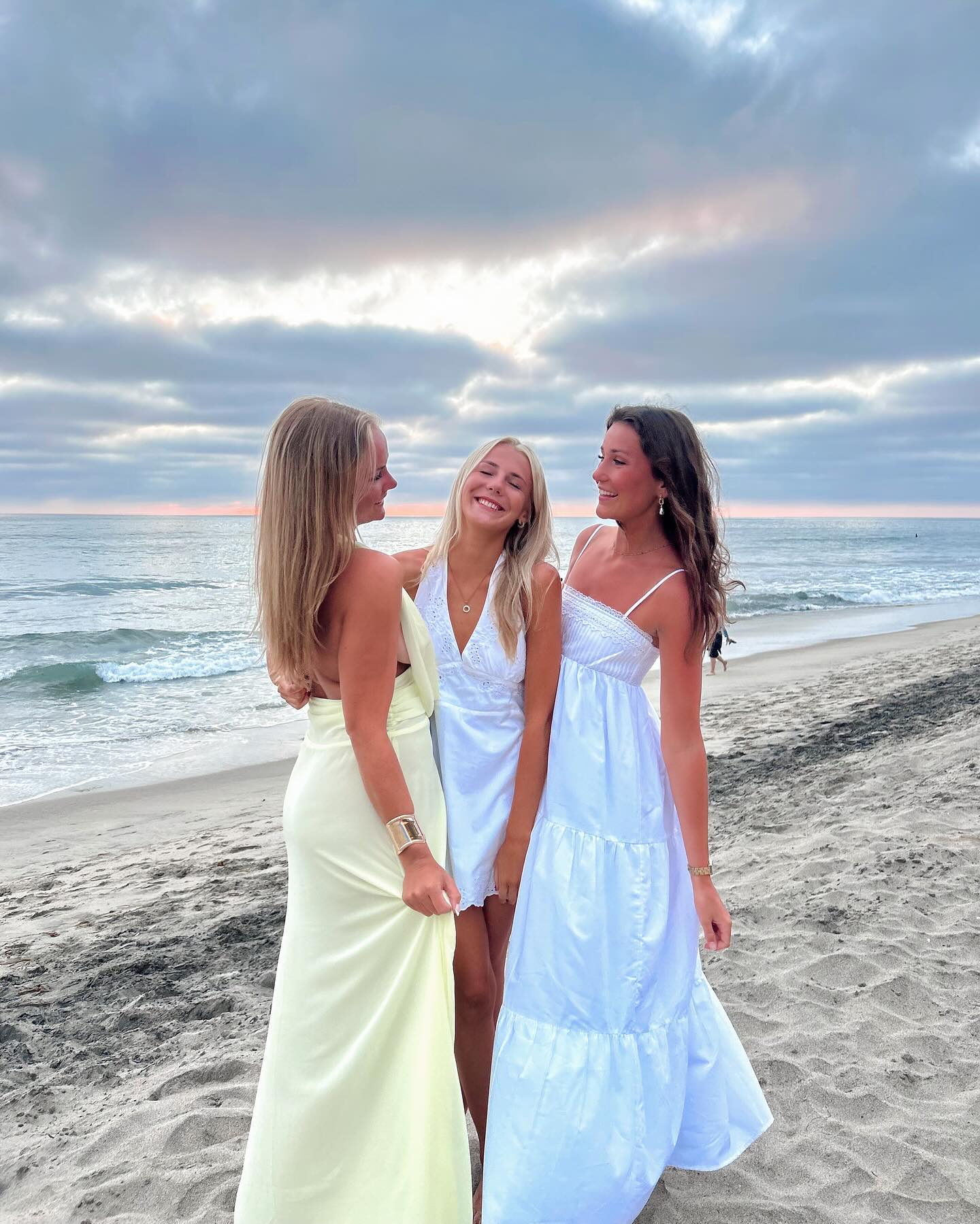 Roommates again for the week🩷

!San Diego, California!  @meganroche1