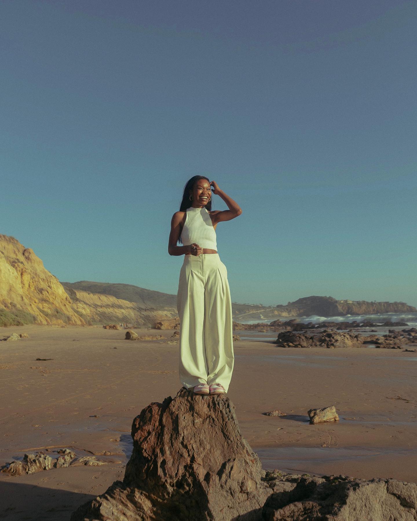 There are 3 things I have been waiting to share with you guys.
1. NEW UPDATED WEBSITE!! ( edited by me)
2. I AM BOOKING SHOOTS IN SOUTHERN CALIFORNIA.
3. I AM DOING A GIVEAWAY TO CELEBRATE A NEW YEAR.
GIVEAWAY CLOSED ||
—— Giving away a 1 hour photoshoot session. (Note) Has to be located in Nashville or Southern California.
—— ENTER:
1. Tag your friends
2. Follow me
3. Comment what brings you JOY?
!Laguna Beach, California!<br> @jaydaiye