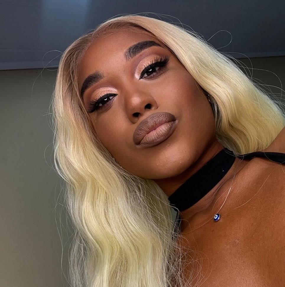 ✨ Aberta a temporada do carnaval 2025 ✨
A @beyonce dos @passistasdosalgueirooficial 🤌🏾

@carlinhossalgueiro_oficial você é incrível e obrigada por me incentivar tanto!❤️

Hair: @josy_rainhadaslaces
Make: @nmmakeup_hair  @soueulorrany