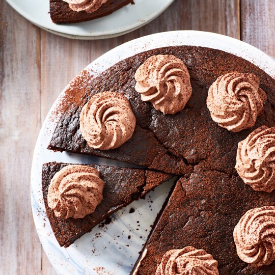 Treat yourself to a slice of indulgence with this Chocolate Beet Cake! Ruby red Ontario Beets bring natural sweetness that perfectly complements the rich chocolate flavour for a uniquely tender and irresistible dessert that can't be beet!
Click the link in our bio for the recipe!foodlandontario