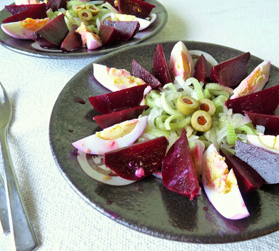 Beet & Egg Salad
It doesn't get easier, or more delicious, than this Beet and Egg salad bursting with fresh Ontario flavour.

http://seasonalontariofood.blogspot.ca/2013/10/beet-egg-salad.html