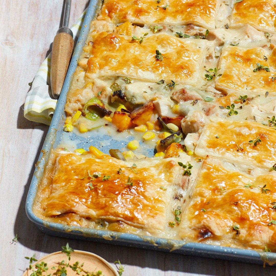 Enjoy everything there is to love about a traditional turkey dinner all-in-one. This warm and comforting Sheet Pan Turkey Dinner is sure to be a big hit this holiday season! Find the recipe link in our bio. #loveONTfood #HolidayRecipesfoodlandontario