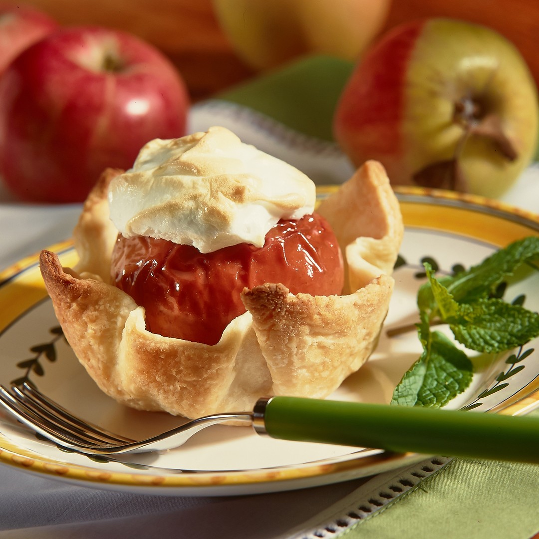 These Baked Apple Tulips are as tasty as they are beautiful. The cinnamon and butter stuffed apples "bloom" as they bake inside the flaky pastry shell. The bonus is how delicious your house will smell while they are in the oven. @ontarioapples Find the recipe link in our bio. #loveONTfood #applesfoodlandontario