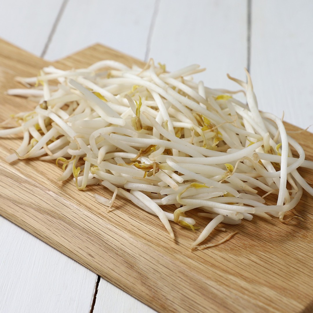 Keep an eye out for Ontario Bean Sprouts when grocery shopping this month! Perfect for stir-fries, soups, salads, and wraps, what is your favourite way to use bean sprouts? #eatlocal #beansprouts #loveONTfoodfoodlandontario