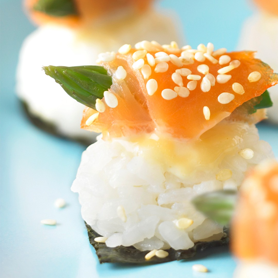 Have you ever wanted to make your own sushi at home? If the answer is yes, look no further than these Asparagus Sushi Squares. These light appetizers are a great introduction for beginners in the world of sushi. Find the recipe link in our bio. #Sushi #loveONTfoodfoodlandontario