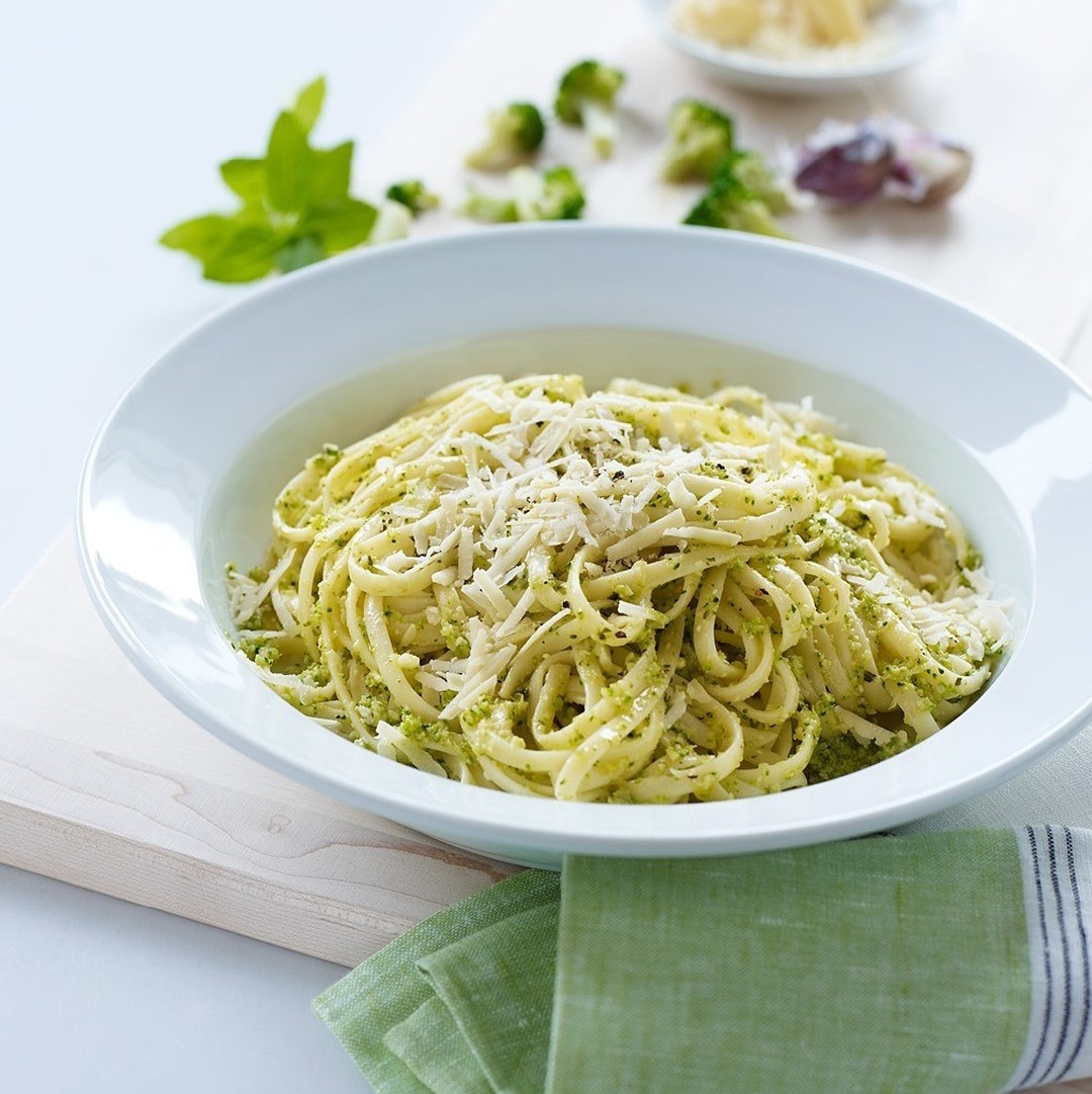Try this spin on classic pesto with the addition of fresh Ontario Broccoli. This easy to make sauce is ready in just 20 minutes and is perfect for pasta or as a spread on sandwiches. Find the recipe link in our bio. #Pasta #loveONTfoodfoodlandontario