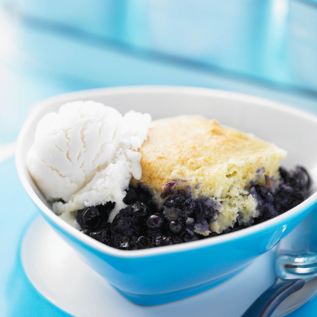 Are you looking for a scrumptious dessert without having to turn on the oven? We've got you covered with this Ontario Blueberry Dessert cooked right on the barbecue! Serve warm with a scoop of ice cream or frozen yogurt for a tasty summer treat. Find the recipe link in our bio. #blueberries #loveONTfood #dessertfoodlandontario