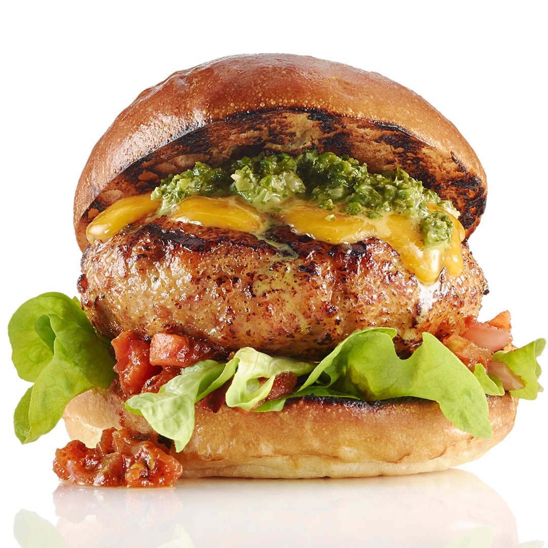 This Civic Holiday is perfect for spending the day outdoors. Why not celebrate by firing up the grill and enjoying these delicious Chicken and Chorizo Burgers!

Click the link in our bio for the recipe!foodlandontario