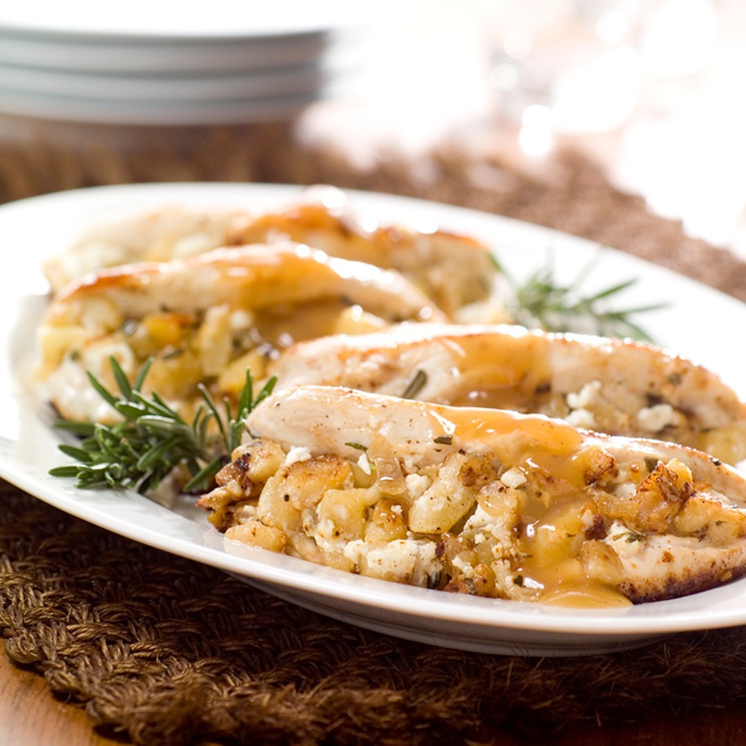 Juicy Ontario Chicken breasts stuffed with a delicious blend of Ontario Apples, Goat Cheese and Herbs... what more could you ask for? Ready in just 30 minutes, consider your weeknight dinner dilemma solved!

Click the link our bio for the recipe!foodlandontario