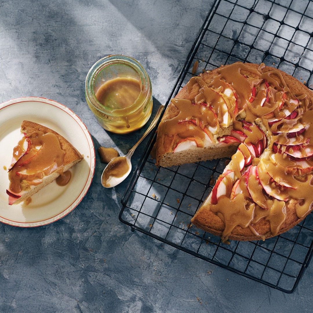 Indulge in Apple Buttermilk Cake with Maple Syrup Glaze! Sliced apples with a rich maple glaze create a stunning pinwheel on top of a nutmeg-scented buttermilk cake. Delicious with or without the glaze, and perfect with Ontario McIntosh, Northern Spy, or Cortland Apples. 
Click the link in our bio for the recipe!
@ontarioapplesfoodlandontario