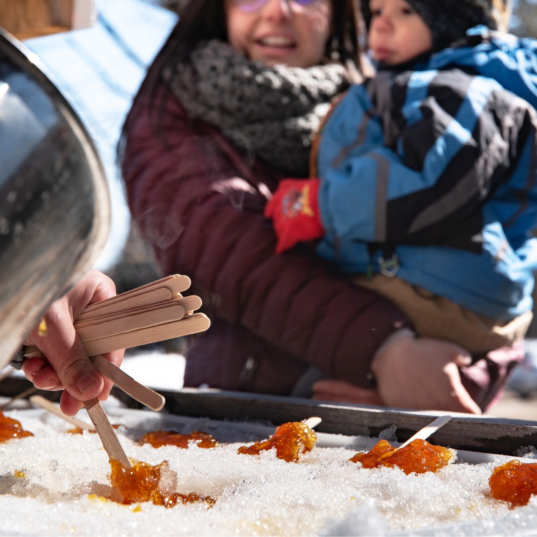 This weekend, celebrate Ontario Maple Syrup! 🍁 Head out to local festivals and events near you to discover the syrup-making process, sample fresh, local syrup, and dive into this sweet Ontario tradition. Don’t miss out on all the maple goodness!

Click the link in our bio for more information.

📷 Credits: Ontario Maple Syrup Association
@ontariomaplesyrupfoodlandontario