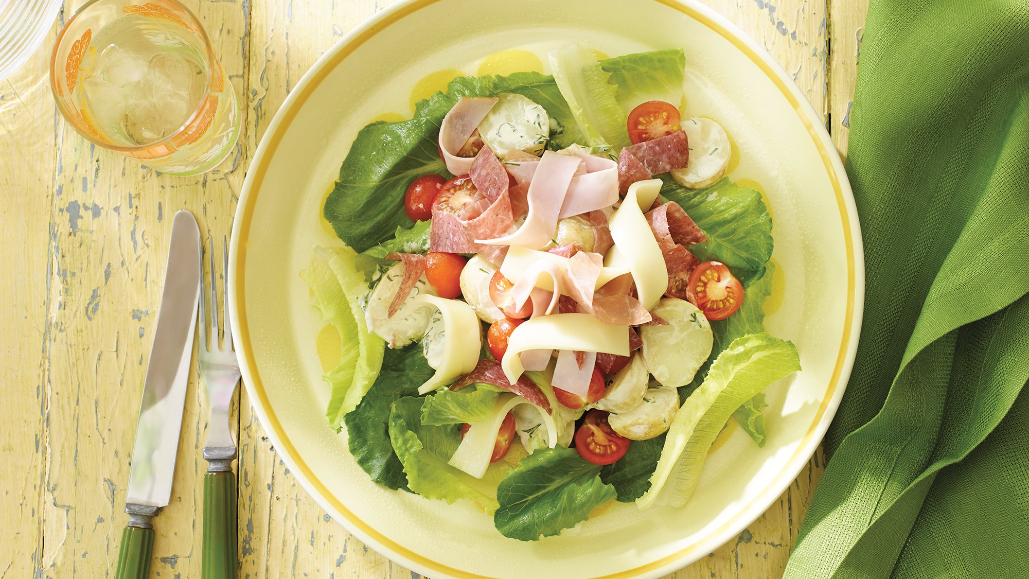 Packing lunches and already out of ideas? Why not mix some Ontario Deli goodness into a salad? Hearty and flavourful, yum! #loveONTfood #lunch #eatlocal 
https://t.co/s71GrjDXjg https://t.co/hOYVWVgj7G


https://www.ontario.ca/foodland/recipes/antipasto-salad-new-potatoes
