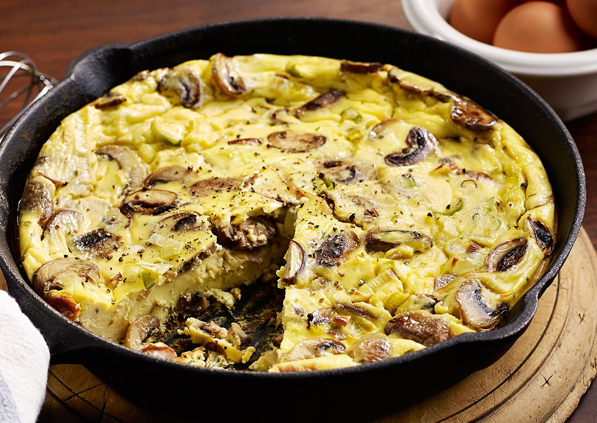 Eaten as a light supper, brunch or lunch, this versatile frittata is bursting with local flavour! What a tasty way to enjoy in-season Ontario veggies. #eatlocal #loveONTfood
https://t.co/sAH8sKVgLv https://t.co/oB5vVy7fTD


https://www.ontario.ca/foodland/recipes/leek-mushroom-and-cheese-frittata