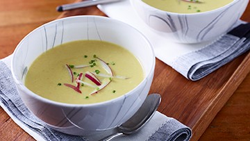 This rich and creamy soup is sure to satisfy! The sweetness of Ontario Apples beautifully rounds out the mild flavour of curry in this tasty dish. @ontarioapples #loveONTfood
https://t.co/1wN7Ps4EC6 https://t.co/DALpAUq8Y2


https://www.ontario.ca/foodland/recipes/curried-apple-and-onion-soup-0