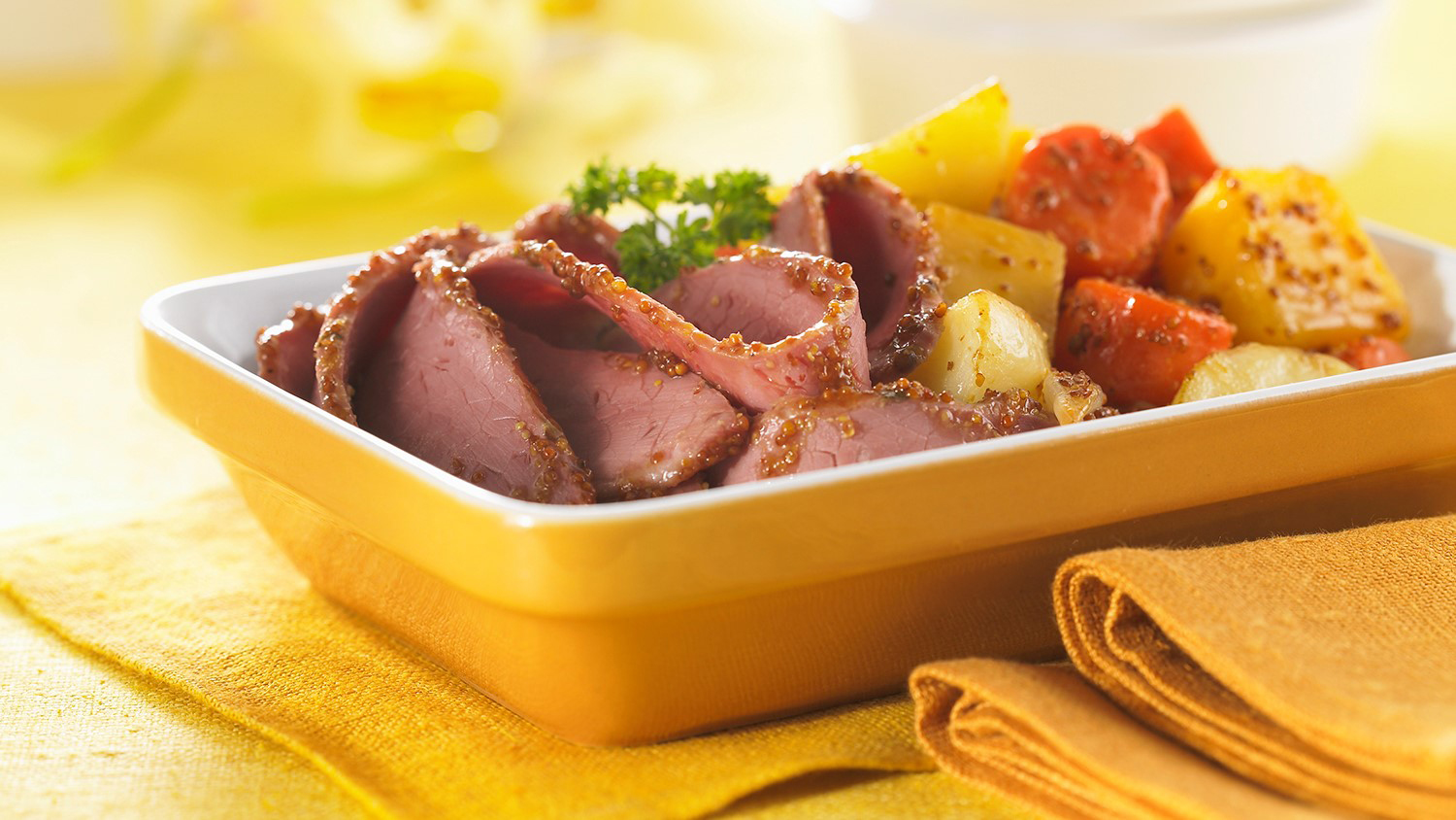 Enjoy the bounty of Ontario seasonal veggies in this hearty, family-friendly meal. What better way to warm up on a chilly winter's day? #loveONTfood
https://t.co/H6IgJt8X7k https://t.co/1hioMq88lA


https://www.ontario.ca/foodland/recipes/winter-vegetables-and-corned-beef-maple-syrup-and-mustard-glaze