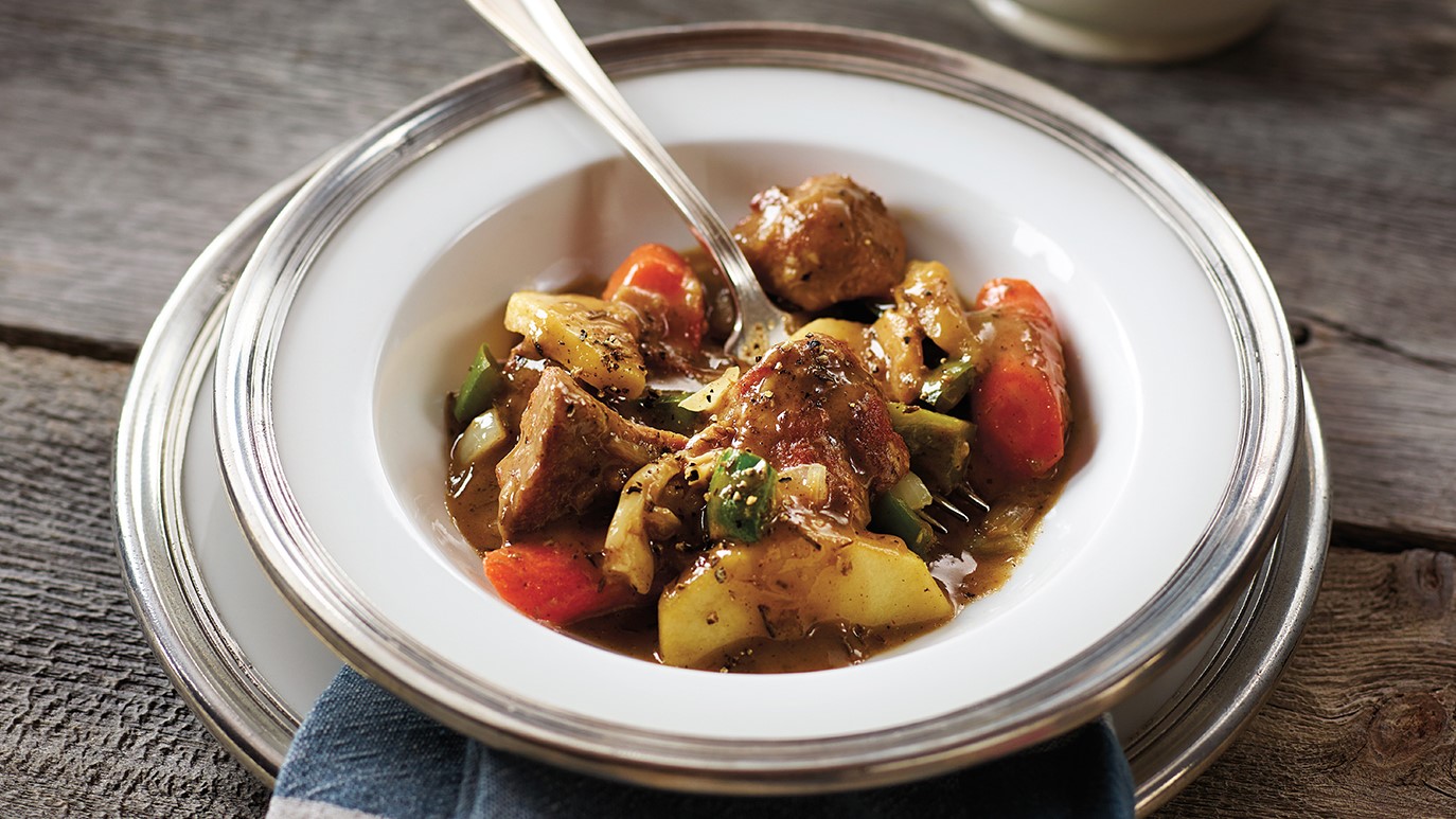 This Pork Ragout with Apples 'n' Thyme is a delicious and hearty way to enjoy in-season Ontario produce. The sweet and savoury combo of this dish packs a flavour punch that is sure to become a new family favourite. @OntarioPork #loveONTfood #eatlocal
https://t.co/w5qiQUyCzz https://t.co/tpMItRKfC5
https://www.ontario.ca/foodland/recipes/pork-ragout-apples-n-thyme