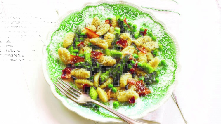 Who can resist this fresh gnocchi featuring tender Ontario Asparagus, Sweet Peas and Bacon? Is your stomach growling or is it just us? #loveONTfood #eatlocal #asparagus #peas
https://t.co/bSh4ePMeGK https://t.co/yu4rKSlPXC


https://www.ontario.ca/foodland/recipes/fresh-asparagus-and-peas-gnocchi