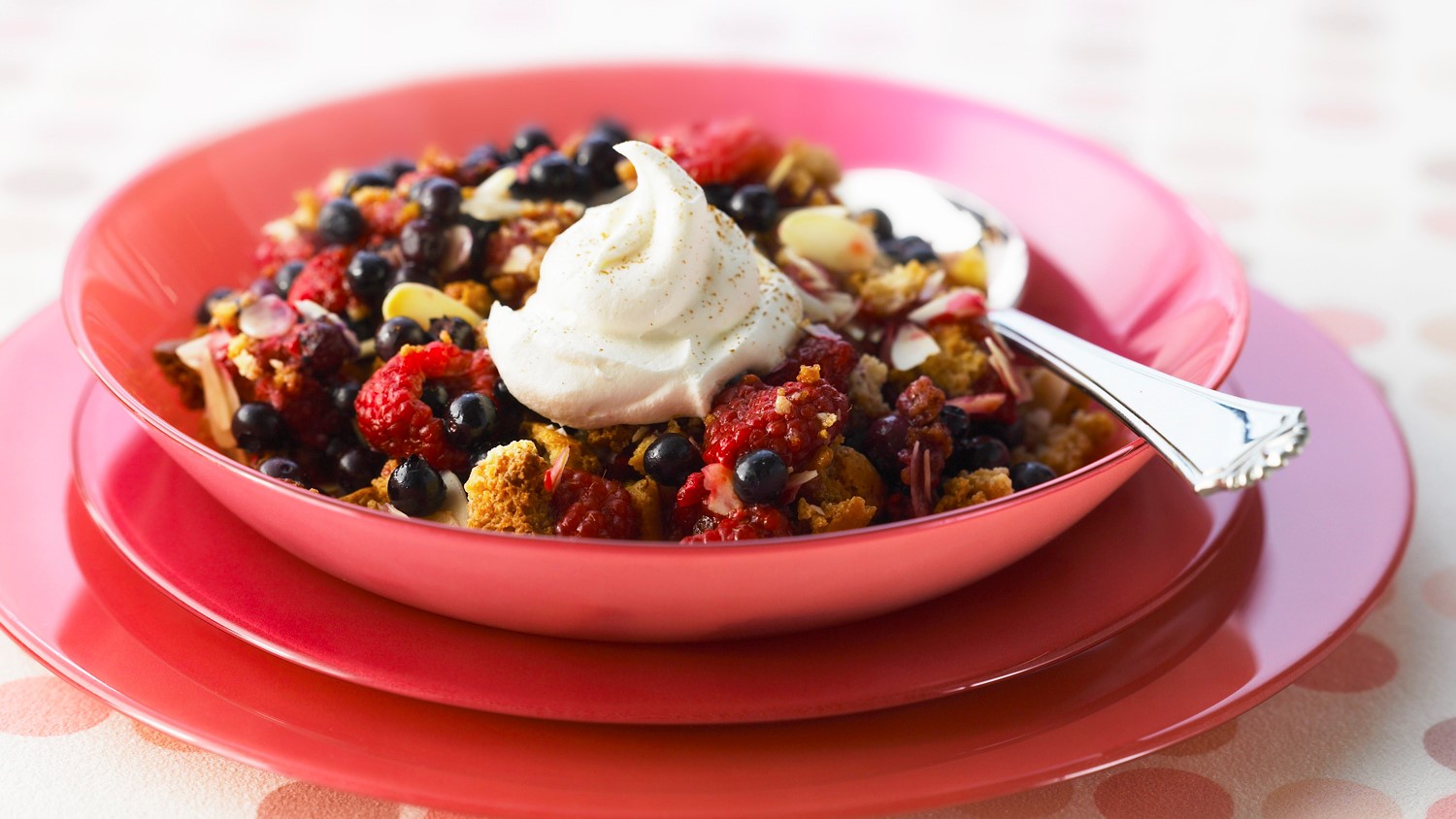 Perfect for breakfast, brunch or dessert, this Ontario Mixed Berry Almond Crisp is so delicious and so easy to make! Serve over ice cream or yogurt for a sweet treat. @OntarioBerries #loveONTfood #berries #eatlocal
https://t.co/I9D2jFDupV https://t.co/dT80mOGfXf


https://www.ontario.ca/foodland/recipes/ontario-mixed-berry-almond-crisp