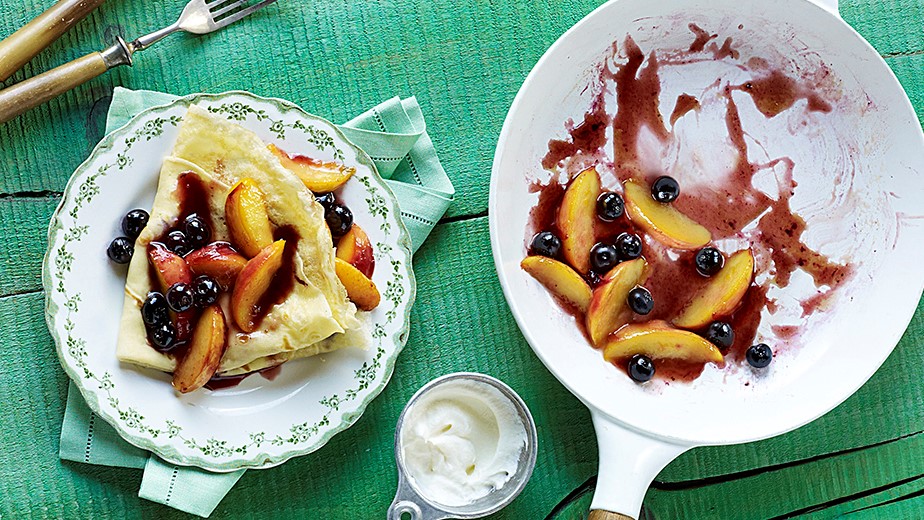 If you enjoy crêpes, we know you'll love this sweet version featuring Ontario Peaches and Blueberries. Ready in just 15 minutes, this sweet treat is perfect for brunches or dessert! #loveONTfood #eatlocal
https://t.co/0nt8XsqiC2 https://t.co/8pDSrqgo9i


https://www.ontario.ca/foodland/recipes/peach-crepes