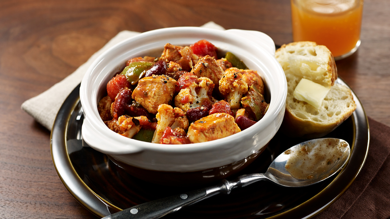 Change up your chili game with this light and easy version featuring Ontario Chicken and Cauliflower. Serve with crusty bread and a green salad for a simple dinner. @OntarioChicken https://t.co/n7WLSxWeNc https://t.co/70QSKv6fuK


https://bit.ly/3qRpylQ