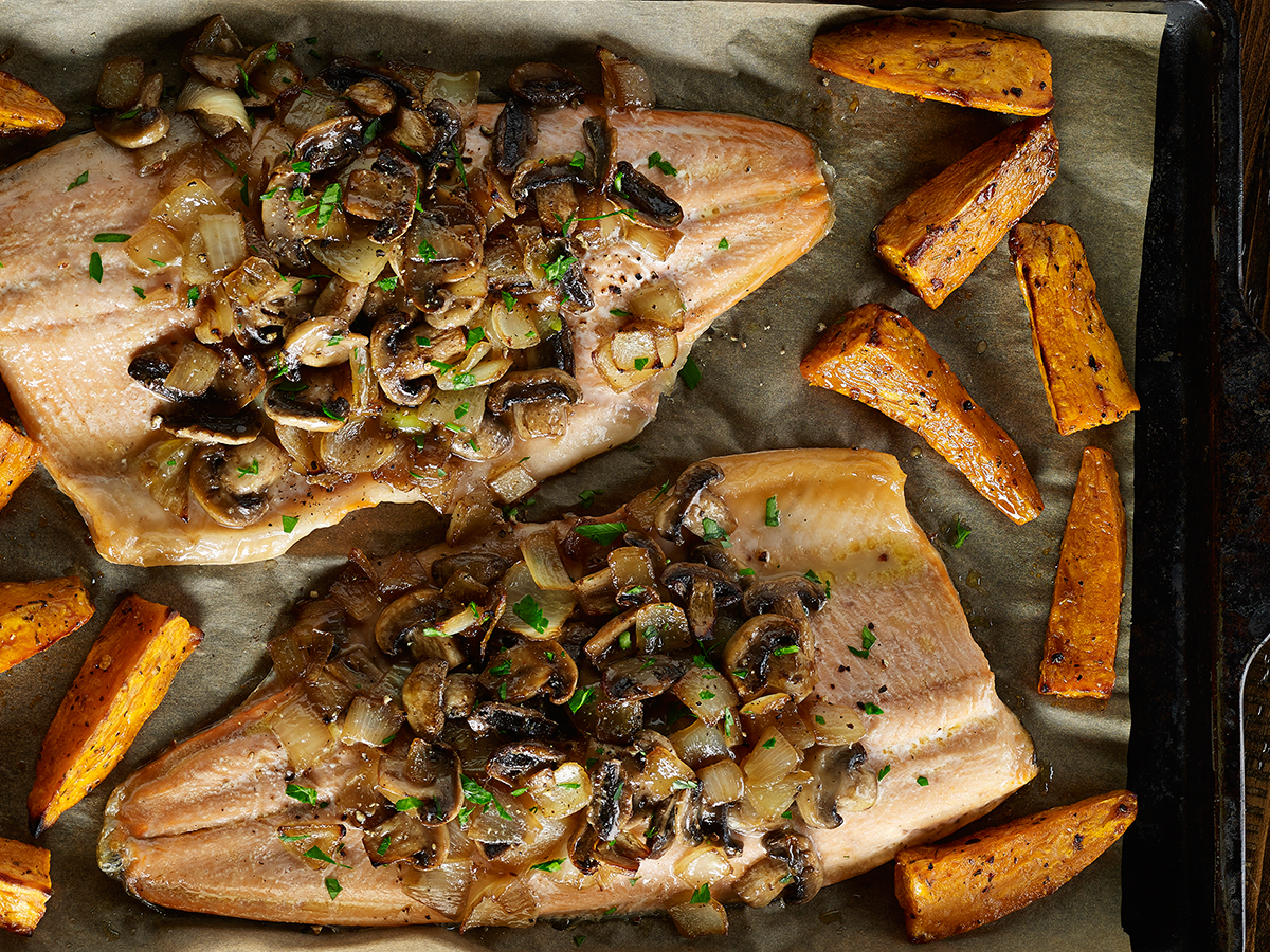 This trout dish, topped with caramelized onions and mushrooms, makes the perfect quick and easy dinner for any night of the week. https://t.co/rJ400f9d9q https://t.co/4LSU2rECBE


https://bit.ly/302REfK