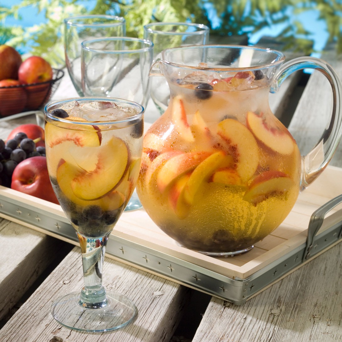 This spectacular, refreshing white wine punch has succulent Ontario summer fruit, please enjoy responsibly. For a party, double the recipe and serve in a large punch bowl.
https://t.co/zCdFLa85z7
@OntTenderFruit 
#loveONfood https://t.co/3vFyrONxVI


https://bit.ly/3KImdQt