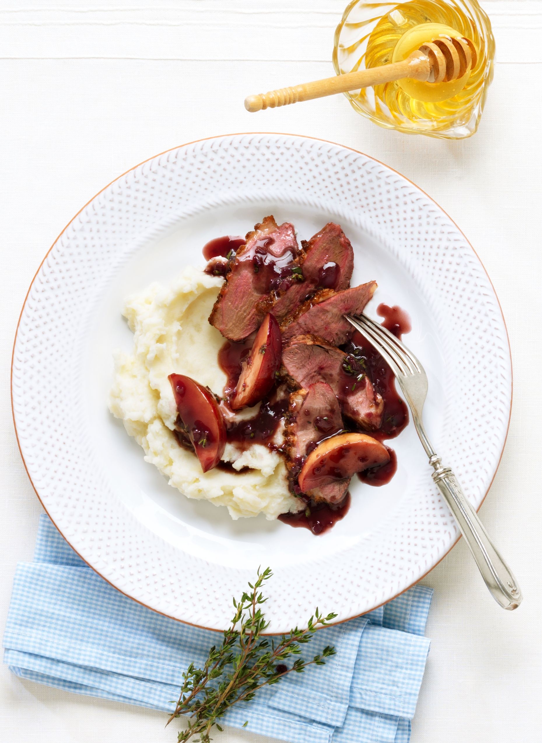 Duck Breast with Ginger, Apple and Red Wine Reduction
Duck Breast with Ginger, Apple and Red Wine Reduction. A surprisingly easy, classy meal you could make on a weekday.

https://www.ontario.ca/foodland/recipes/duck-breast-ginger-apple-and-red-wine-reduction
