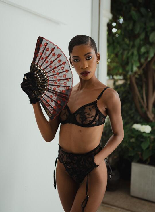 Melonyehsani's Melony Ehsani Uploaded February 15, 2025  https://chaturbate.com/photo_videos/photoset/detail/melonyehsani/20438448/