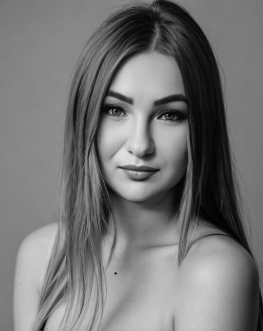 Tianna_me's Me Uploaded 5 days ago )) https://chaturbate.com/photo_videos/photoset/detail/tianna_me/20934712/