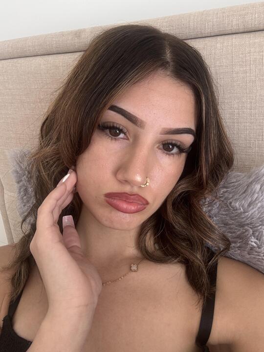 Ava_delightt's me x
Uploaded 1 week ago

https://chaturbate.com/photo_videos/photoset/detail/ava_delightt/22566292/