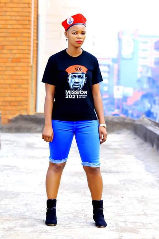 President Bobiwine's Army😠
@HEBobiwine You mess up with me , you have messed up with the  president #Onelove❤✊ https://t.co/AJwLeKLQ72

@VickyVi04907855