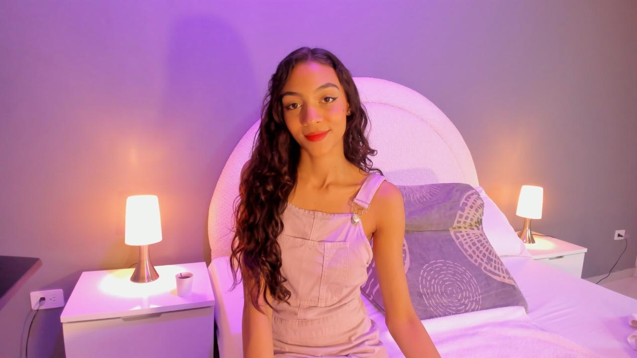 Lupeebony's have a good day 💖🌺🌟 Uploaded November 22, 2024  https://chaturbate.com/photo_videos/photoset/detail/lupeebony/19700201/