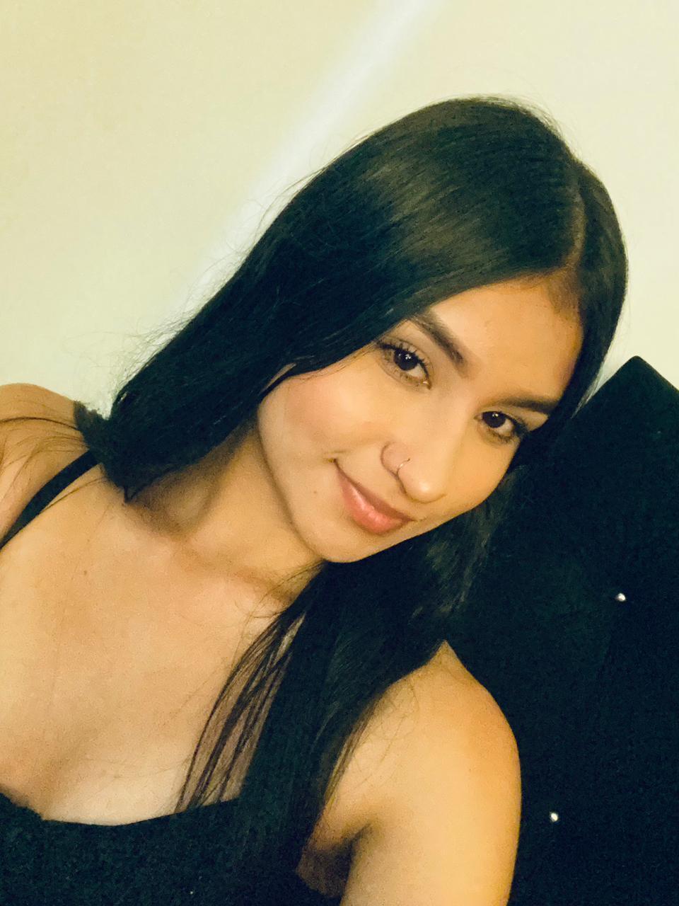 Zayda_'s my tender face 🤭😇 Uploaded January 18, 2023  https://chaturbate.com/photo_videos/photoset/detail/zayda_/13948789/